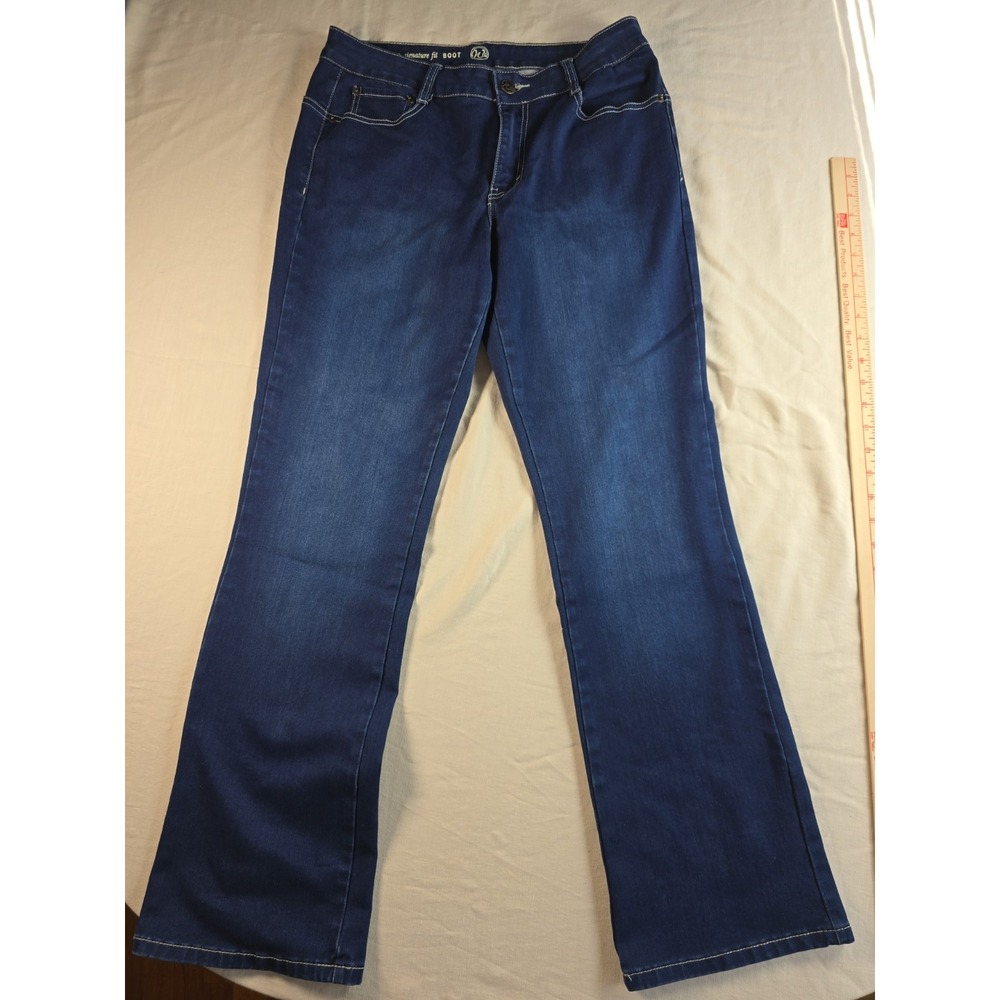 W62 Jeans Women's Size 10 Petite Dark Blue Wash Signature Fit Stretch Boot